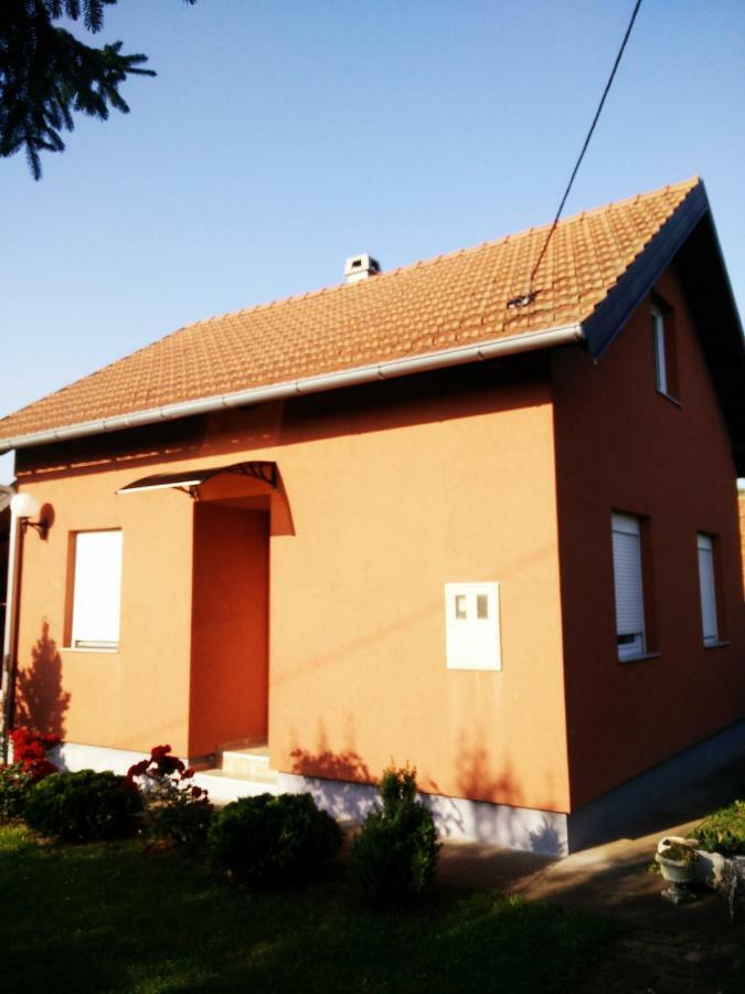 Kuca Za Odmor Mirni Kutak Vukovar Buitenkant foto